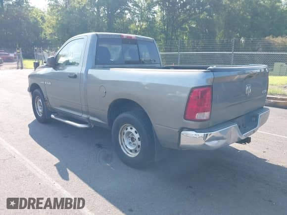 2010 Dodge 1500 Sport z VIN 3D7JV1ET4AG102029, wystawiony jako IAAI lot #42788889 z przebiegiem 246 589 mil mil oraz . Historia ofert i sprzedaży dostępna na DreamBid. Obrazek 3.