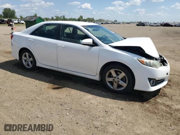 2014 Toyota Camry LE z VIN 4T1BF1FK2EU390083, wystawiony jako Copart lot #63087845 z przebiegiem 193 311 mil mil oraz Szkoda całkowita • Salvage title. Historia ofert i sprzedaży dostępna na DreamBid. Obrazek 4.