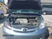 2010 Toyota Sienna CE с VIN 5TDKK4CC5AS328688, выставлен на аукционе IAAI как лот 43225823 с пробегом 348 153 миль миль и . История ставок и продаж доступна на DreamBid. Изображение 10.