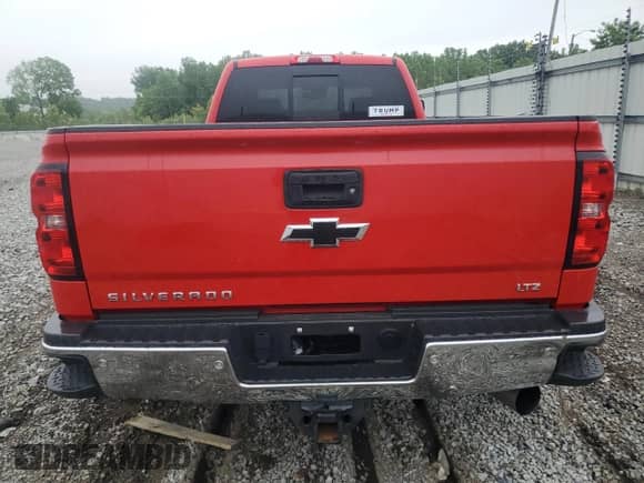 2019 Chevrolet Silverado 3500HD LTZ z VIN 1GC4KXEY9KF163703, wystawiony jako Copart lot #57778815 z przebiegiem 77 431 mil mil oraz Szkoda całkowita • Salvage title. Historia ofert i sprzedaży dostępna na DreamBid. Obrazek 6.