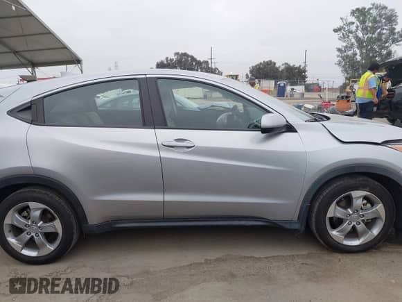 2021 Honda HR-V LX с VIN 3CZRU5H3XMM704176, выставлен на аукционе IAAI как лот 42356329 с пробегом 102 139 миль миль и . История ставок и продаж доступна на DreamBid. Изображение 13.