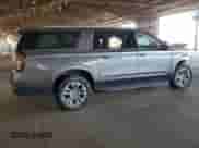 2022 Chevrolet Suburban Premier с VIN 1GNSKFKD0NR137682, выставлен на аукционе Copart как лот 42317075 с пробегом 51 164 миль миль и Чистый • Clean title. История ставок и продаж доступна на DreamBid. Изображение 3.