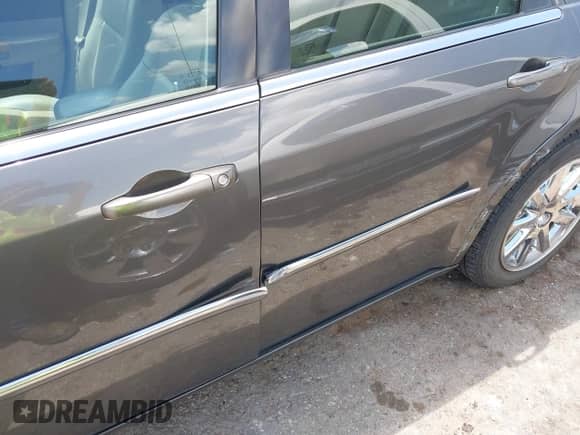 2008 Chrysler 300 Limited with VIN 2C3KA33GX8H119217, listed as a IAAI auction lot 42736906 with 100,669 mi miles and . Bid and sale history available at DreamBid. Image 6.