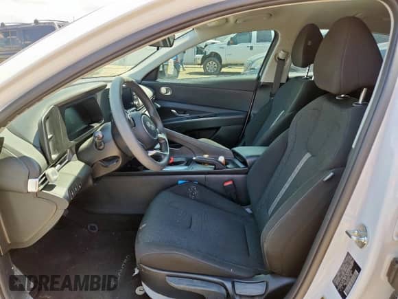 2024 Hyundai Elantra SE with VIN KMHLL4DG4RU829433, listed as a Copart auction lot 70988245 with 18,623 mi miles and Salvage title. Bid and sale history available at DreamBid. Image 7.