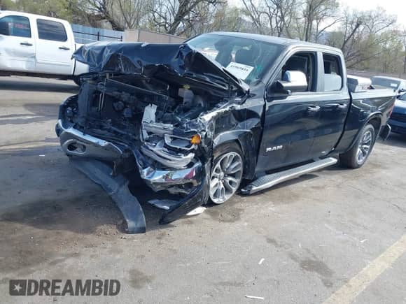 2019 Ram 1500 Laramie z VIN 1C6SRFDTXKN545769, wystawiony jako IAAI lot #41969816 z przebiegiem 98 230 mil mil oraz . Historia ofert i sprzedaży dostępna na DreamBid. Obrazek 2.