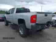 2011 Chevrolet Silverado 2500HD LTZ z VIN 1GC1KYC82BF178510, wystawiony jako IAAI lot #42248731 z przebiegiem 292 024 mil mil oraz . Historia ofert i sprzedaży dostępna na DreamBid. Obrazek 3.