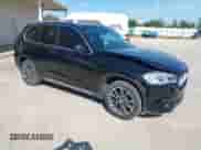 2017 BMW X5 xDrive35i с VIN 5UXKR0C51H0U52717, выставлен на аукционе IAAI как лот 43490044 с пробегом 57 107 миль миль и . История ставок и продаж доступна на DreamBid. Изображение 1.