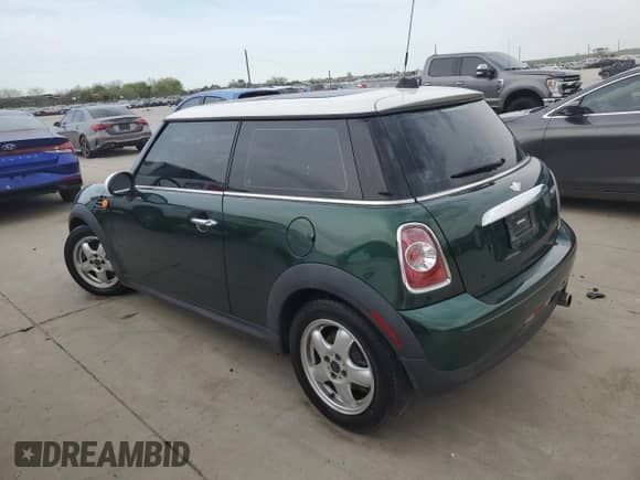 2011 MINI Hardtop z VIN WMWSU3C53BT091950, wystawiony jako Copart lot #45841863 z przebiegiem 125 815 mil mil oraz Czysty tytuł • Clean title. Historia ofert i sprzedaży dostępna na DreamBid. Obrazek 2.