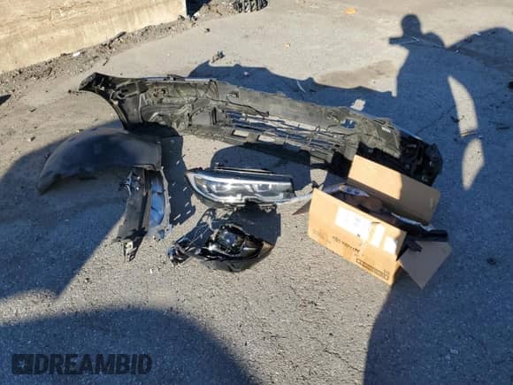 2020 BMW 3 Series 330i xDrive z VIN 3MW5R7J07L8B05435, wystawiony jako Copart lot #85305605 z przebiegiem 91 223 mil mil oraz Szkoda całkowita • Salvage title. Historia ofert i sprzedaży dostępna na DreamBid. Obrazek 12.