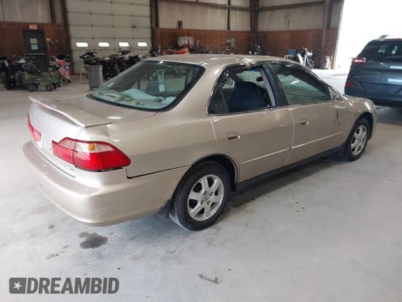 2000 Honda Accord SE with VIN 1HGCG6693YA083187, listed as a IAAI auction lot 42855293 with 134,621 mi miles and . Bid and sale history available at DreamBid. Image 4.