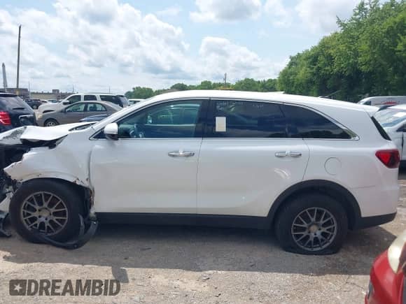 2020 Kia Sorento LX with VIN 5XYPG4A52LG676525, listed as a IAAI auction lot 42759112 with 107,868 mi miles and . Bid and sale history available at DreamBid. Image 14.