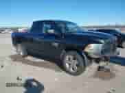 2019 Ram 1500 Express z VIN 1C6RR7FG7KS580923, wystawiony jako IAAI lot #41225273 z przebiegiem 107 210 mil mil oraz . Historia ofert i sprzedaży dostępna na DreamBid. Obrazek 1.