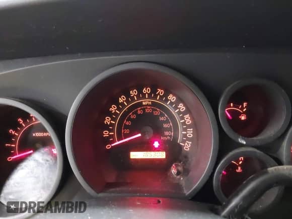 2008 Toyota Tundra z VIN 5TFRT54198X023567, wystawiony jako IAAI lot #43289726 z przebiegiem 185 308 mil mil oraz . Historia ofert i sprzedaży dostępna na DreamBid. Obrazek 7.