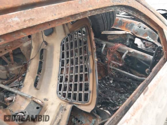 2008 Chrysler 300 C Hemi with VIN 2C3LA63HX8H120219, listed as a IAAI auction lot 41566478 with Not provided miles and . Bid and sale history available at DreamBid. Image 5.