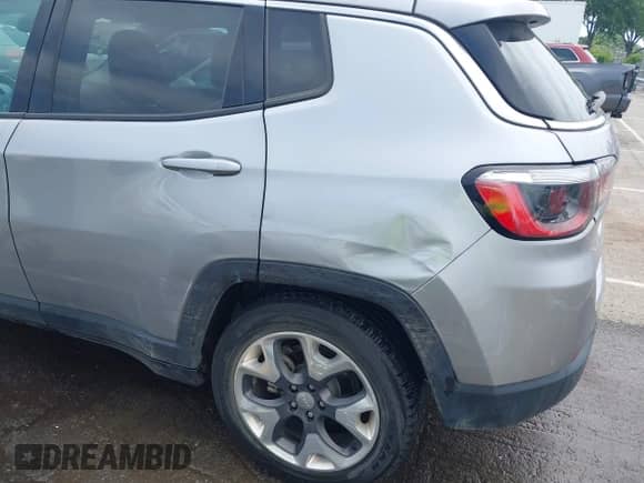2021 Jeep Compass Limited with VIN 3C4NJCCB0MT573569, listed as a IAAI auction lot 42301154 with 106,812 mi miles and . Bid and sale history available at DreamBid. Image 6.