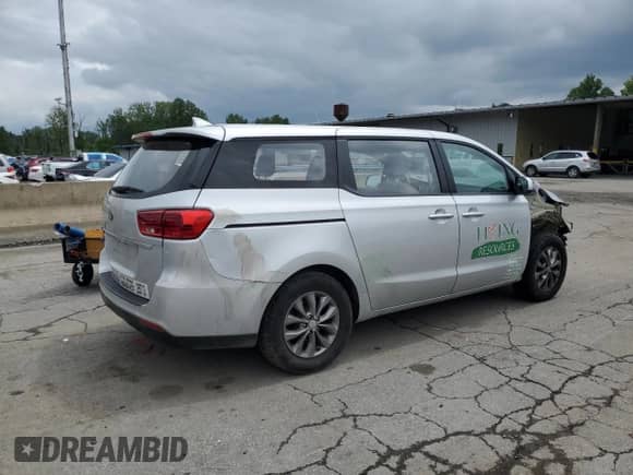 2020 Kia Sedona L with VIN KNDMA5C19L6654884, listed as a Copart auction lot 67382795 with 105,407 mi miles and Salvage title. Bid and sale history available at DreamBid. Image 3.