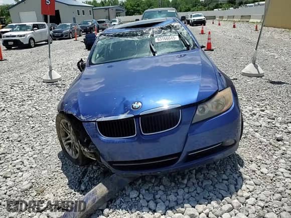 2008 BMW 3 Series 328i с VIN WBAVA37518NL44115, выставлен на аукционе Copart как лот 63166045 с пробегом Не указан миль и Списание • Salvage title. История ставок и продаж доступна на DreamBid. Изображение 14.