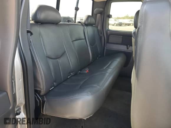 2006 Chevrolet Silverado SS с VIN 2GCEC19N761204227, выставлен на аукционе Copart как лот 78688944 с пробегом 92 400 миль миль и Списание • Salvage title. История ставок и продаж доступна на DreamBid. Изображение 10.