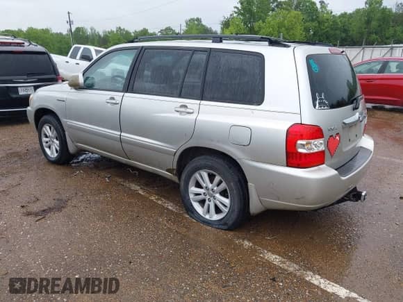 2007 Toyota Highlander with VIN JTEGW21A270020336, listed as a IAAI auction lot 42101720 with 206,279 mi miles and . Bid and sale history available at DreamBid. Image 3.