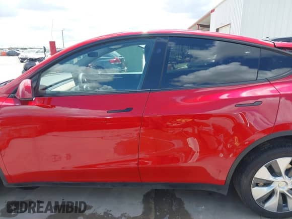 2023 Tesla Model Y Long Range with VIN 7SAYGDEE5PA177066, listed as a IAAI auction lot 43011026 with 21,962 mi miles and . Bid and sale history available at DreamBid. Image 15.