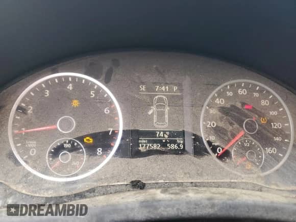 2010 Volkswagen Tiguan SE с VIN WVGBV7AX5AW510580, выставлен на аукционе Copart как лот 69027645 с пробегом 177 582 миль миль и Чистый • Clean title. История ставок и продаж доступна на DreamBid. Изображение 9.