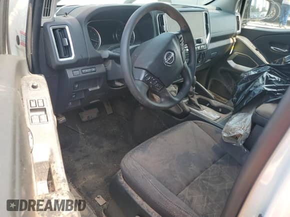 2025 Nissan Frontier S z VIN 1N6ED1CL6SN607478, wystawiony jako Copart lot #67373505 z przebiegiem Nie podano mil oraz Szkoda całkowita • Salvage title. Historia ofert i sprzedaży dostępna na DreamBid. Obrazek 8.