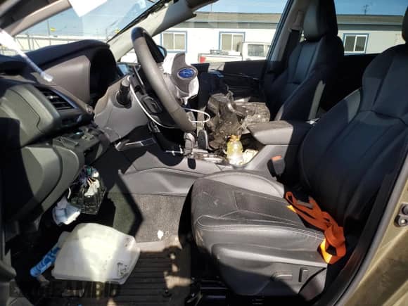 2024 Subaru Forester Touring z VIN JF2SKAMC7RH409478, wystawiony jako Copart lot #84569925 z przebiegiem Nie podano mil oraz Szkoda całkowita • Salvage title. Historia ofert i sprzedaży dostępna na DreamBid. Obrazek 7.