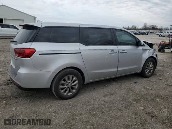 2020 Kia Sedona L с VIN KNDMA5C14L6592116, выставлен на аукционе Copart как лот 53335615 с пробегом 99 720 миль миль и Списание • Salvage title. История ставок и продаж доступна на DreamBid. Изображение 3.