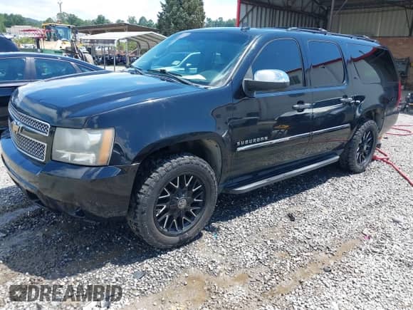 2011 Chevrolet Suburban LTZ с VIN 1GNSKKE38BR321193, выставлен на аукционе IAAI как лот 42931910 с пробегом 257 787 миль миль и . История ставок и продаж доступна на DreamBid. Изображение 17.