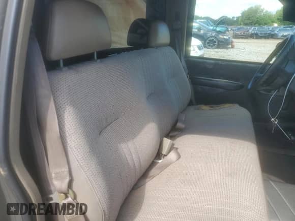 1998 Chevrolet Silverado 1500 с VIN 1GCEC14W7WZ262880, выставлен на аукционе Copart как лот 56596265 с пробегом 218 720 миль миль и Списание • Salvage title. История ставок и продаж доступна на DreamBid. Изображение 10.