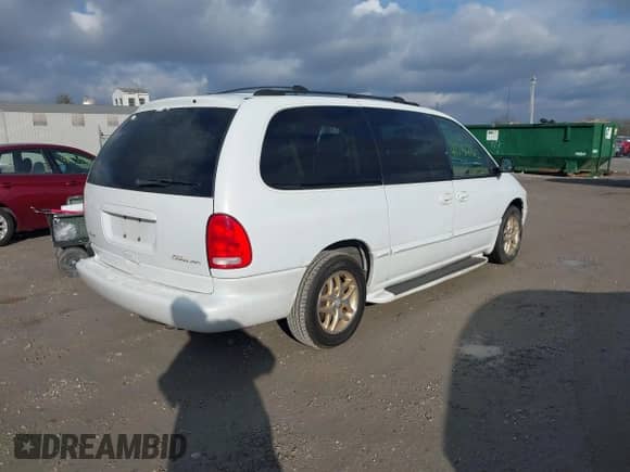 1998 Dodge Caravan LE with VIN 1B4GP54L7WB698340, listed as a IAAI auction lot 41252162 with 99,073 mi miles and . Bid and sale history available at DreamBid. Image 4.