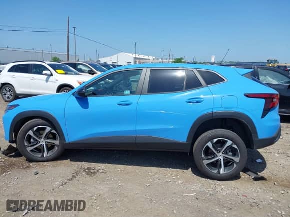 2024 Chevrolet Trax 1RS с VIN KL77LGE23RC178664, выставлен на аукционе IAAI как лот 42574715 с пробегом 15 001 миль миль и . История ставок и продаж доступна на DreamBid. Изображение 14.