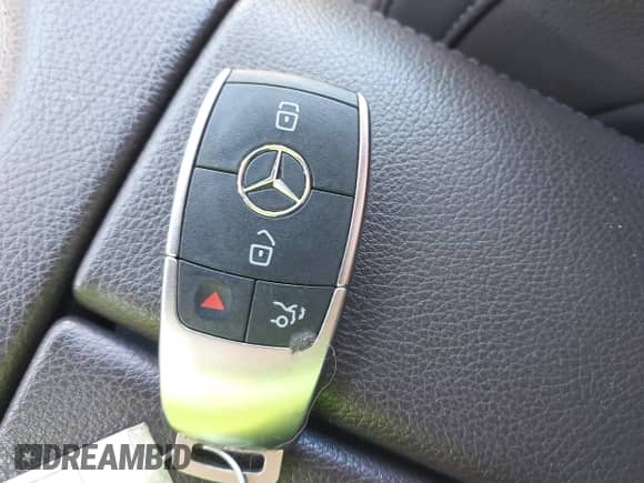 2021 Mercedes-Benz GLS 450 with VIN 4JGFF5KE9MA572260, listed as a IAAI auction lot 42287425 with 65,510 mi miles and . Bid and sale history available at DreamBid. Image 11.