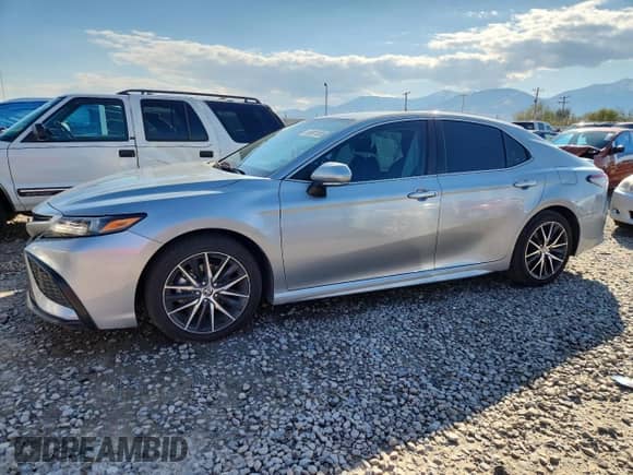 2023 Toyota Camry SE with VIN 4T1G11AK8PU157582, listed as a Copart auction lot 84921395 with 40,591 mi miles and Salvage title. Bid and sale history available at DreamBid. Image 1.