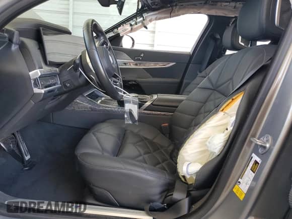 2023 BMW 7 Series 740i with VIN WBA23EH05PCL98667, listed as a Copart auction lot 66565775 with 35,366 mi miles and Salvage title. Bid and sale history available at DreamBid. Image 7.