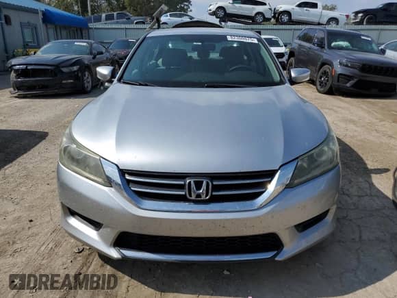 2014 Honda Accord LX с VIN 1HGCR2F35EA160751, выставлен на аукционе Copart как лот 82300875 с пробегом 137 016 миль миль и Списание • Salvage title. История ставок и продаж доступна на DreamBid. Изображение 5.