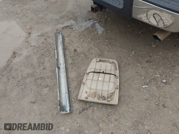 2011 GMC Sierra 1500 SLE with VIN 3GTU2VE22BG254441, listed as a IAAI auction lot 41398776 with 239,024 mi miles and . Bid and sale history available at DreamBid. Image 12.