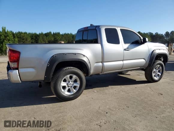 2016 Toyota Tacoma TRD Sport с VIN 5TFRZ5CN4GX003695, выставлен на аукционе Copart как лот 85112385 с пробегом 178 375 миль миль и Чистый • Clean title. История ставок и продаж доступна на DreamBid. Изображение 3.