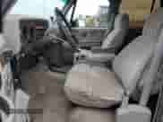 1991 Chevrolet Suburban с VIN 1GNEV16K2MF151633, выставлен на аукционе Copart как лот 43584815 с пробегом 147 592 миль миль и Чистый • Clean title. История ставок и продаж доступна на DreamBid. Изображение 7.