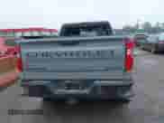 2024 Chevrolet Silverado 1500 Custom Trail Boss z VIN 3GCPDCEK2RG197468, wystawiony jako IAAI lot #42285969 z przebiegiem Nie podano mil oraz . Historia ofert i sprzedaży dostępna na DreamBid. Obrazek 16.