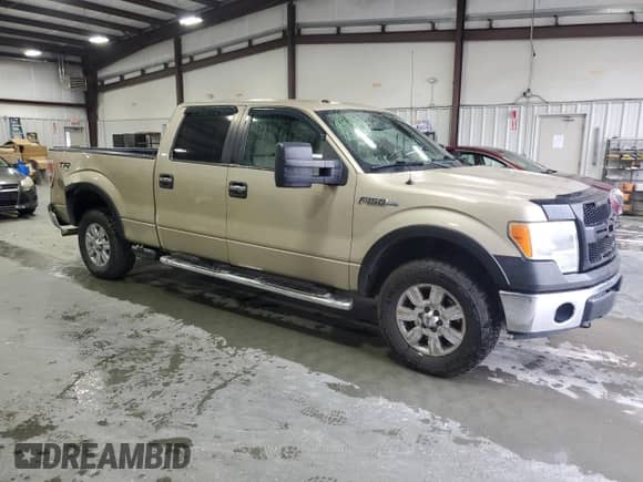 2010 Ford F-150 XL with VIN 1FTFW1EV7AFB51418, listed as a Copart auction lot 84622935 with 126,380 mi miles and Salvage title. Bid and sale history available at DreamBid. Image 4.