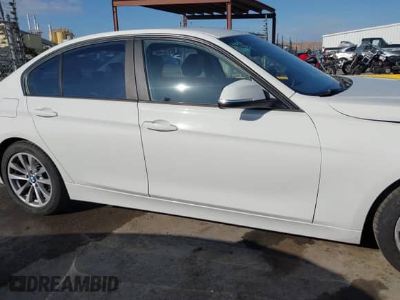 2018 BMW 3 Series 320i with VIN WBA8A9C55JAH12687, listed as a IAAI auction lot 43262965 with 125,811 mi miles and . Bid and sale history available at DreamBid. Image 13.