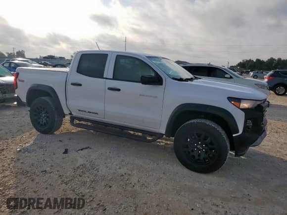 2024 Chevrolet Colorado 4WD Trail Boss z VIN 1GCPTEEK9R1161760, wystawiony jako Copart lot #90362465 z przebiegiem 7 203 mil mil oraz Czysty tytuł • Clean title. Historia ofert i sprzedaży dostępna na DreamBid. Obrazek 4.