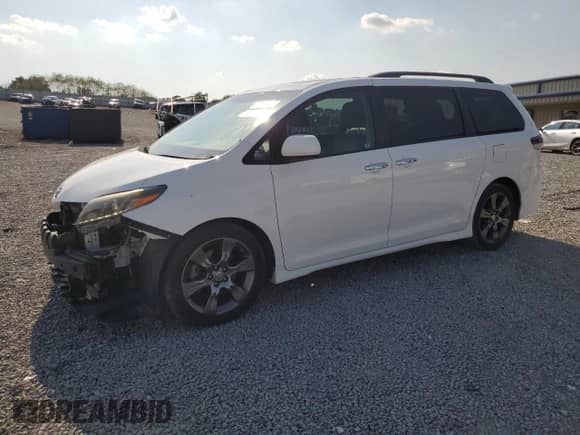 2016 Toyota Sienna SE with VIN 5TDXK3DC4GS750426, listed as a Copart auction lot 67600425 with 140,060 mi miles and Salvage title. Bid and sale history available at DreamBid. Image 1.