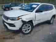 2024 Jeep Compass Latitude с VIN 3C4NJDBN7RT118405, выставлен на аукционе IAAI как лот 43514422 с пробегом 50 519 миль миль и . История ставок и продаж доступна на DreamBid. Изображение 2.