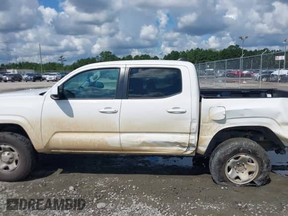 2021 Toyota Tacoma SR с VIN 3TYAX5GN7MT033552, выставлен на аукционе IAAI как лот 43068415 с пробегом 83 512 миль миль и . История ставок и продаж доступна на DreamBid. Изображение 14.