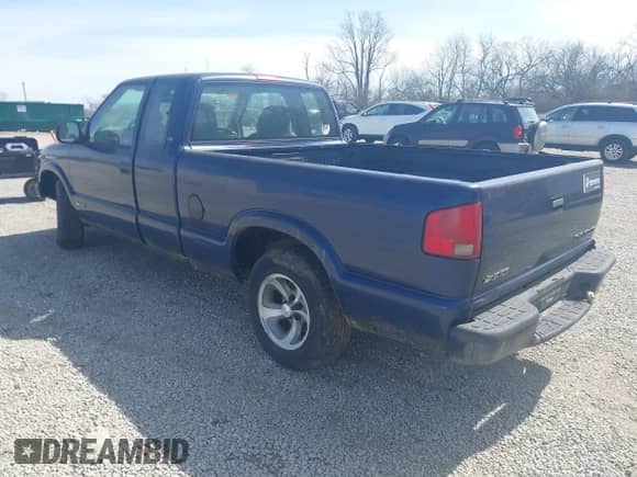 1998 Chevrolet S-10 LS с VIN 1GCCS19X2W8193372, выставлен на аукционе IAAI как лот 41816191 с пробегом 209 766 миль миль и . История ставок и продаж доступна на DreamBid. Изображение 3.