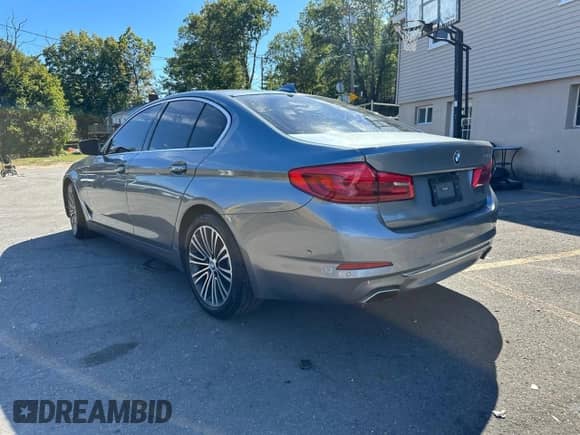 2018 BMW 5 Series 540i with VIN WBAJE5C55JWA94644, listed as a Copart auction lot 85642675 with 99,253 mi miles and Clean title. Bid and sale history available at DreamBid. Image 2.