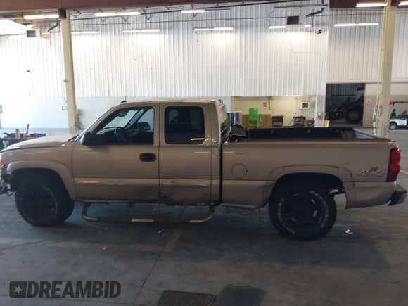 2004 GMC Sierra 1500 SLE with VIN 2GTEK19T941364026, listed as a IAAI auction lot 42985577 with 168,480 mi miles and . Bid and sale history available at DreamBid. Image 15.