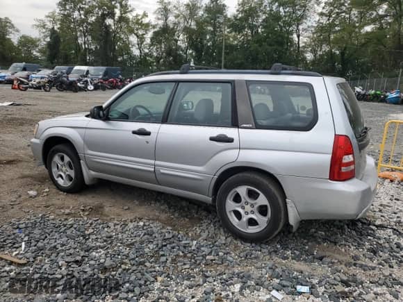 2004 Subaru Forester X with VIN JF1SG65674G715106, listed as a Copart auction lot 83757435 with 111,473 mi miles and Clean title. Bid and sale history available at DreamBid. Image 2.